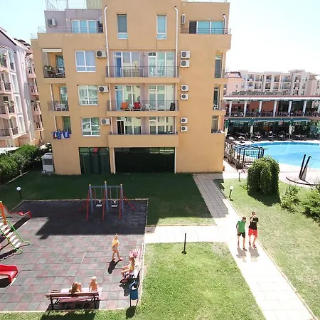 New Estate Polo Апартамент Слънчев бряг