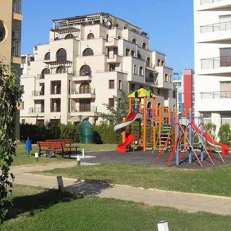 New Estate Polo Апартамент Слънчев бряг